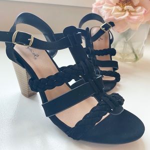 FOREVER21 Black Suede Block Heel Sandals Size7